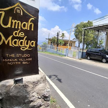 Umah De Madya & Rooftop De Madya Munduk  Ngoại thất bức ảnh