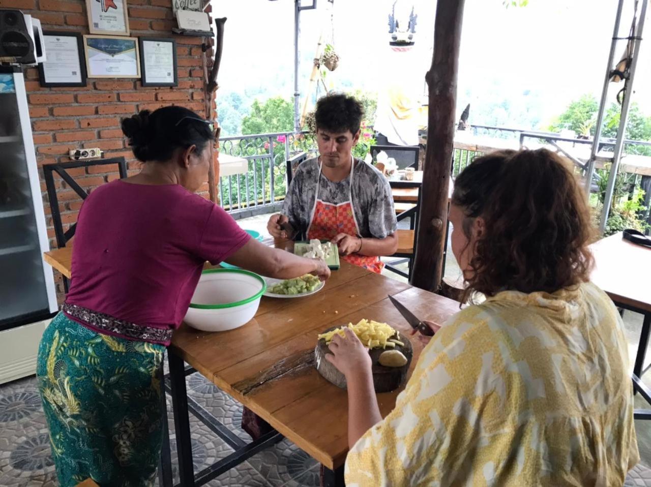 Umah De Madya & Rooftop De Madya Munduk  Ngoại thất bức ảnh