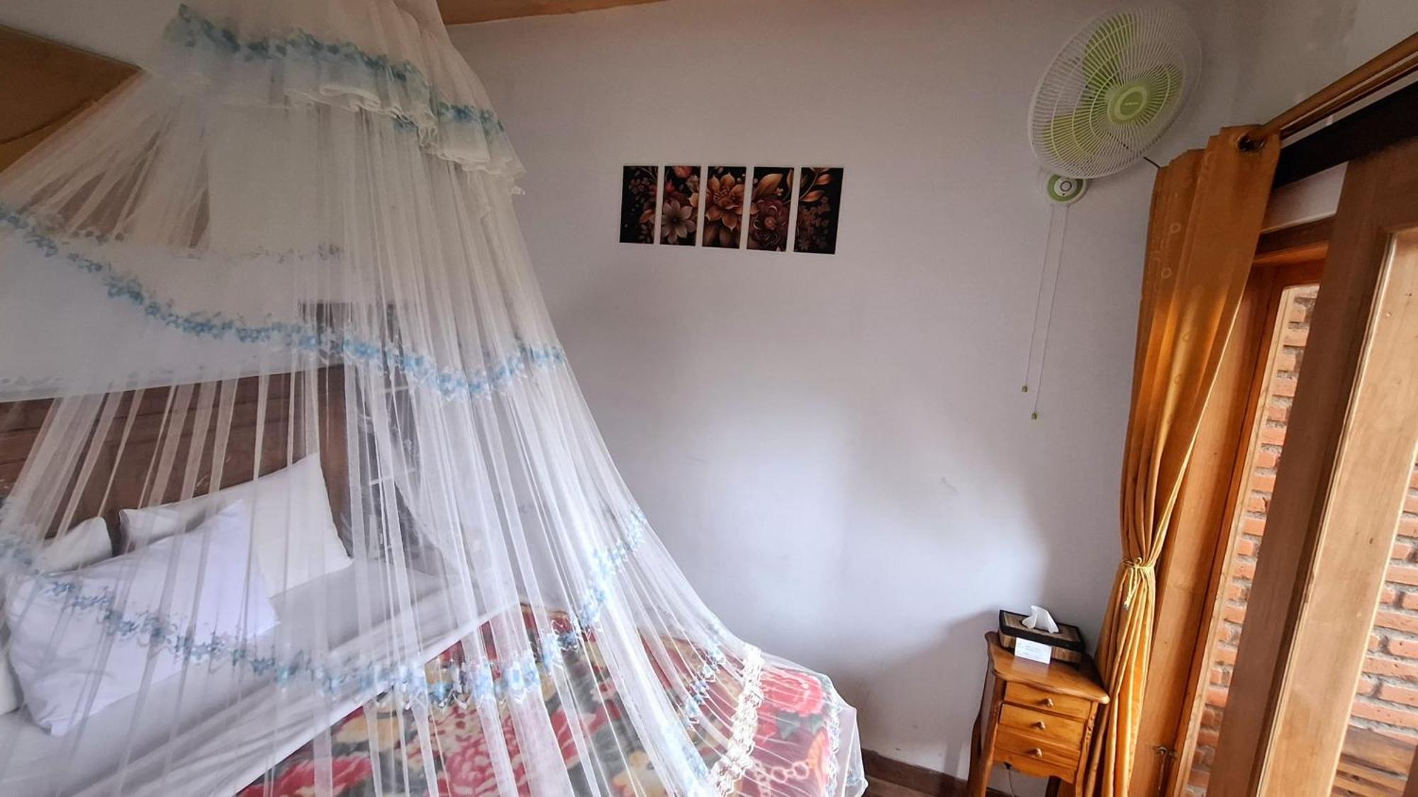 Umah De Madya & Rooftop De Madya Munduk  Ngoại thất bức ảnh